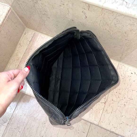 Black Padded Laptop Case - Picture 4 of 8